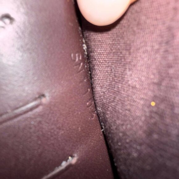 Louis Vuitton Vernis Ana Clutch Amarante - Picture 2 of 12